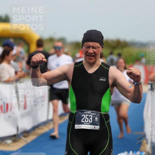 22.06.2025 - Viking Triathlon Michael Strokosch http://msf.ph/oto/8069494 22.06.2025 15:17:14 Ziel 253, 657 meine-sportfotos.de
