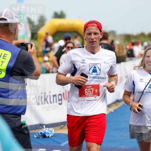 22.06.2025 - Viking Triathlon Michael Strokosch http://msf.ph/oto/8069509 22.06.2025 15:17:16 Ziel 253, 657 meine-sportfotos.de