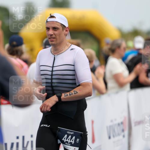 22.06.2025 - Viking Triathlon Michael Strokosch http://msf.ph/oto/8069547 22.06.2025 14:40:44 Ziel 444 meine-sportfotos.de