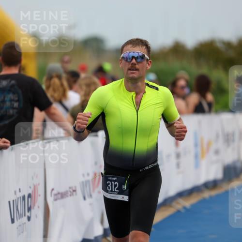 22.06.2025 - Viking Triathlon Michael Strokosch http://msf.ph/oto/8069592 22.06.2025 15:17:58 Ziel 312 meine-sportfotos.de