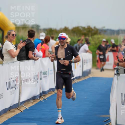 22.06.2025 - Viking Triathlon Michael Strokosch http://msf.ph/oto/8069648 22.06.2025 14:42:09 Ziel 125 meine-sportfotos.de