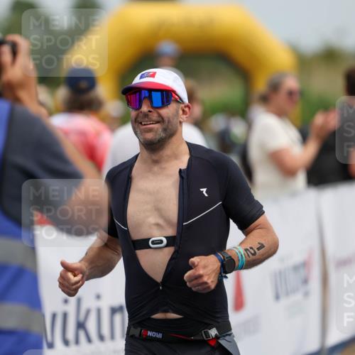 22.06.2025 - Viking Triathlon Michael Strokosch http://msf.ph/oto/8069670 22.06.2025 14:42:11 Ziel 125 meine-sportfotos.de