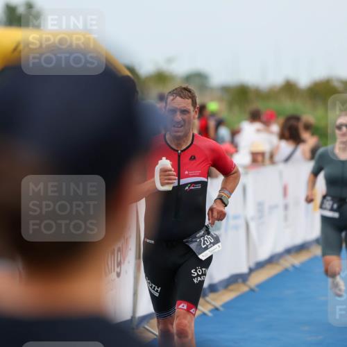 22.06.2025 - Viking Triathlon Michael Strokosch http://msf.ph/oto/8069707 22.06.2025 15:18:26 Ziel 235, 247, 300 meine-sportfotos.de