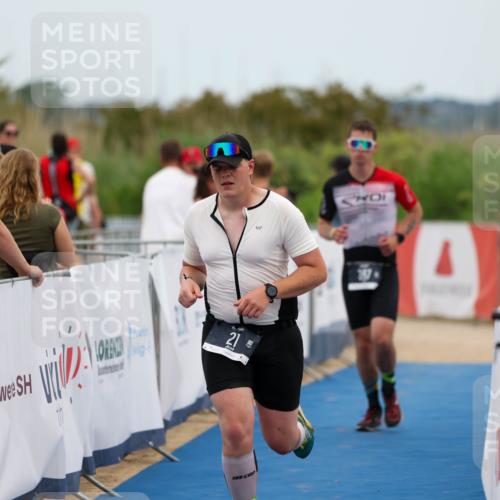 22.06.2025 - Viking Triathlon Michael Strokosch http://msf.ph/oto/8069873 22.06.2025 15:19:36 Ziel 21, 358, 387 meine-sportfotos.de