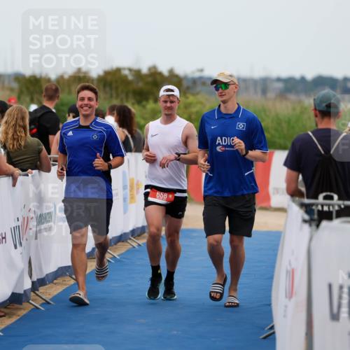 22.06.2025 - Viking Triathlon Michael Strokosch http://msf.ph/oto/8070124 22.06.2025 15:22:55 Ziel 658 meine-sportfotos.de