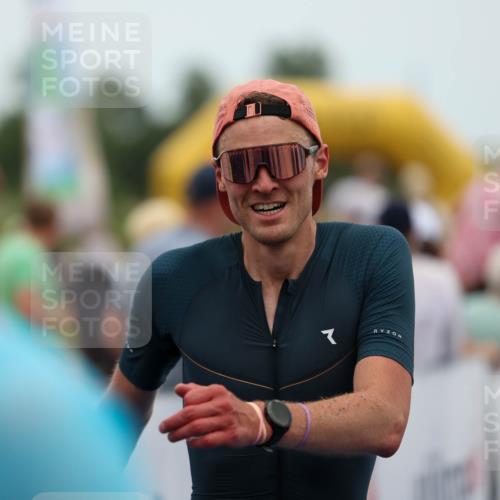 22.06.2025 - Viking Triathlon Michael Strokosch http://msf.ph/oto/8070287 22.06.2025 15:24:29 Ziel 185 meine-sportfotos.de