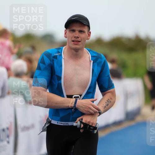 22.06.2025 - Viking Triathlon Michael Strokosch http://msf.ph/oto/8070325 22.06.2025 15:24:39 Ziel 298 meine-sportfotos.de