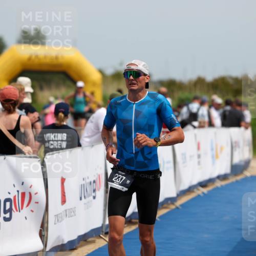 22.06.2025 - Viking Triathlon Michael Strokosch http://msf.ph/oto/8070442 22.06.2025 14:54:20 Ziel 135, 237 meine-sportfotos.de