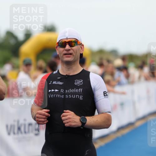 22.06.2025 - Viking Triathlon Michael Strokosch http://msf.ph/oto/8070678 22.06.2025 15:26:41 Ziel 220, 385 meine-sportfotos.de