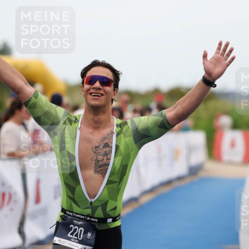 22.06.2025 - Viking Triathlon Michael Strokosch http://msf.ph/oto/8070716 22.06.2025 15:26:48 Ziel 220 meine-sportfotos.de