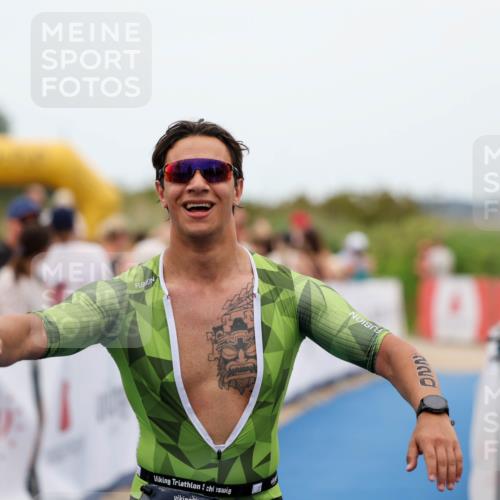 22.06.2025 - Viking Triathlon Michael Strokosch http://msf.ph/oto/8070722 22.06.2025 15:26:48 Ziel 220 meine-sportfotos.de