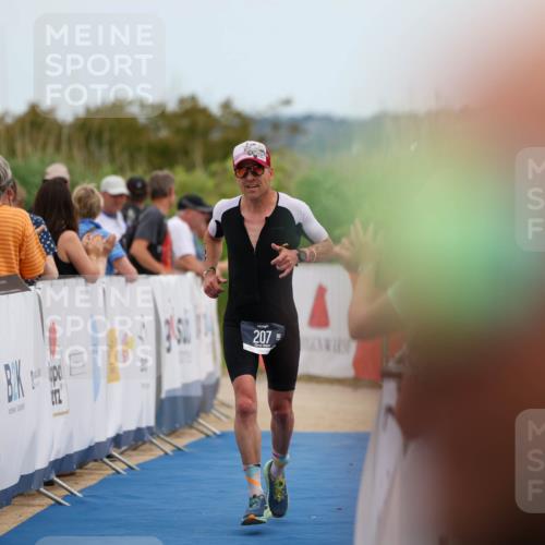 22.06.2025 - Viking Triathlon Michael Strokosch http://msf.ph/oto/8070996 22.06.2025 15:00:21 Ziel 207 meine-sportfotos.de