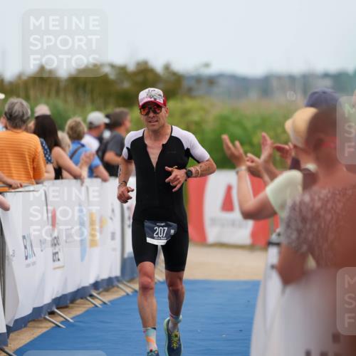 22.06.2025 - Viking Triathlon Michael Strokosch http://msf.ph/oto/8071000 22.06.2025 15:00:21 Ziel 207 meine-sportfotos.de