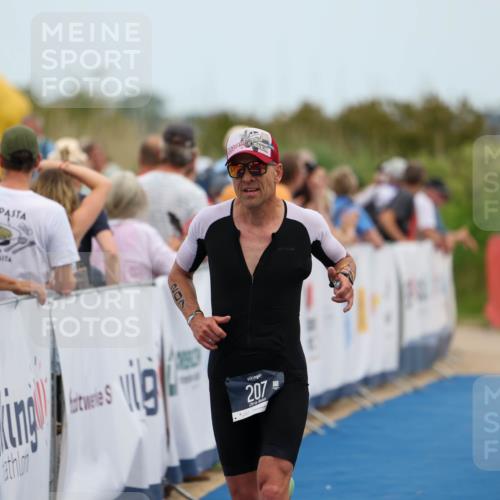 22.06.2025 - Viking Triathlon Michael Strokosch http://msf.ph/oto/8071013 22.06.2025 15:00:23 Ziel 207 meine-sportfotos.de