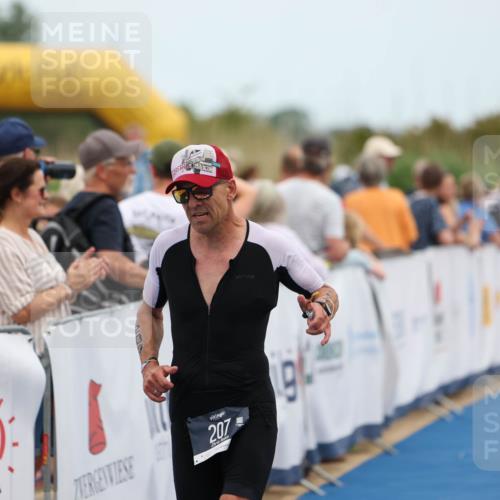 22.06.2025 - Viking Triathlon Michael Strokosch http://msf.ph/oto/8071018 22.06.2025 15:00:24 Ziel 207 meine-sportfotos.de