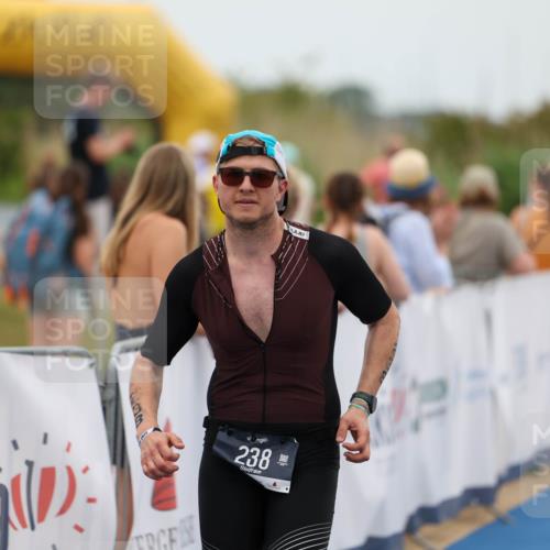 22.06.2025 - Viking Triathlon Michael Strokosch http://msf.ph/oto/8071540 22.06.2025 15:44:26 Ziel 238 meine-sportfotos.de
