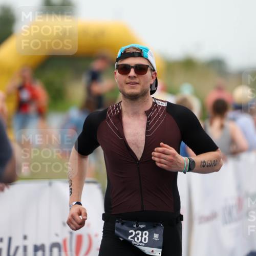 22.06.2025 - Viking Triathlon Michael Strokosch http://msf.ph/oto/8071551 22.06.2025 15:44:27 Ziel 238 meine-sportfotos.de