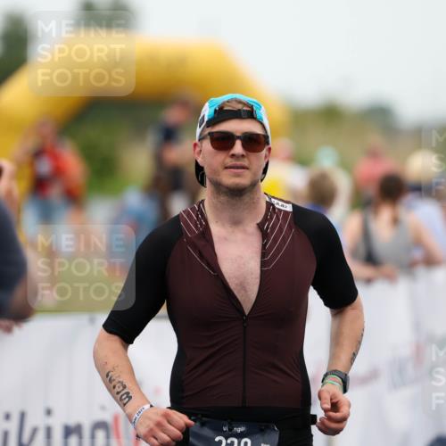 22.06.2025 - Viking Triathlon Michael Strokosch http://msf.ph/oto/8071555 22.06.2025 15:44:27 Ziel 238 meine-sportfotos.de