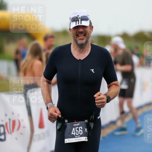 22.06.2025 - Viking Triathlon Michael Strokosch http://msf.ph/oto/8072013 22.06.2025 15:46:49 Ziel 335, 456 meine-sportfotos.de