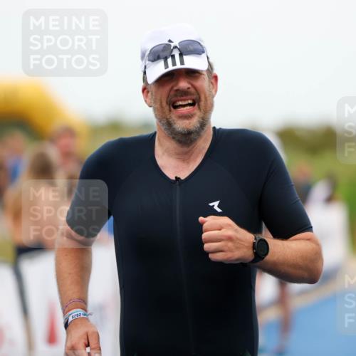 22.06.2025 - Viking Triathlon Michael Strokosch http://msf.ph/oto/8072030 22.06.2025 15:46:50 Ziel 335, 456 meine-sportfotos.de