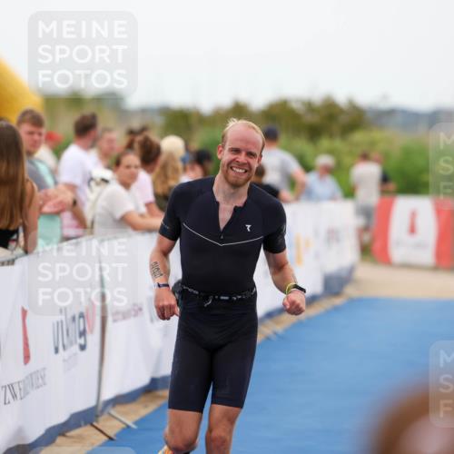 22.06.2025 - Viking Triathlon Michael Strokosch http://msf.ph/oto/8072104 22.06.2025 15:34:34 Ziel 225 meine-sportfotos.de