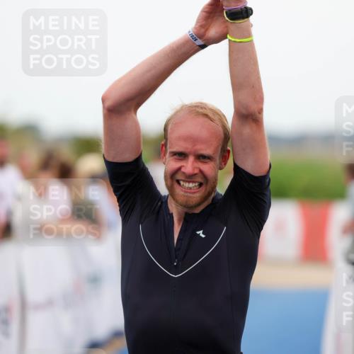 22.06.2025 - Viking Triathlon Michael Strokosch http://msf.ph/oto/8072130 22.06.2025 15:34:36 Ziel 225 meine-sportfotos.de