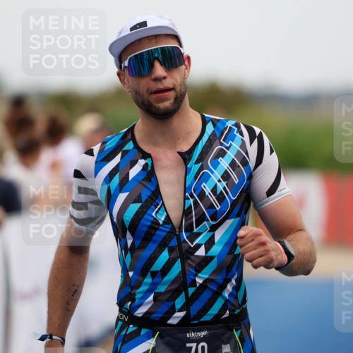 22.06.2025 - Viking Triathlon Michael Strokosch http://msf.ph/oto/8072622 22.06.2025 15:39:11 Ziel 70 meine-sportfotos.de