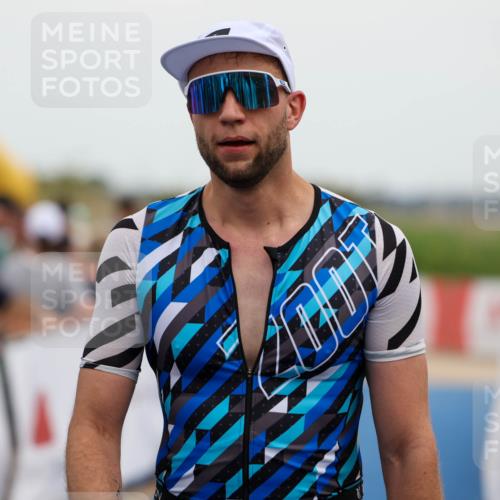 22.06.2025 - Viking Triathlon Michael Strokosch http://msf.ph/oto/8072635 22.06.2025 15:39:13 Ziel 70 meine-sportfotos.de