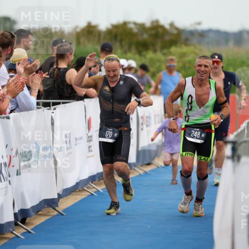 22.06.2025 - Viking Triathlon Michael Strokosch http://msf.ph/oto/8072688 22.06.2025 15:39:58 Ziel 170, 180, 248 meine-sportfotos.de