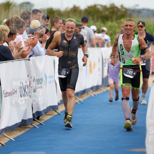 22.06.2025 - Viking Triathlon Michael Strokosch http://msf.ph/oto/8072695 22.06.2025 15:39:59 Ziel 170, 180, 248 meine-sportfotos.de