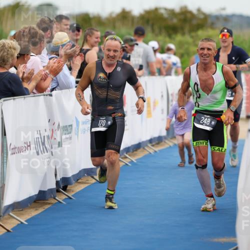 22.06.2025 - Viking Triathlon Michael Strokosch http://msf.ph/oto/8072697 22.06.2025 15:39:59 Ziel 170, 180, 248 meine-sportfotos.de