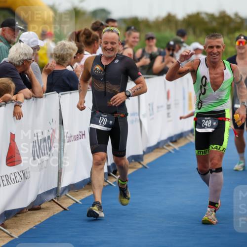 22.06.2025 - Viking Triathlon Michael Strokosch http://msf.ph/oto/8072710 22.06.2025 15:40:00 Ziel 170, 180, 248 meine-sportfotos.de