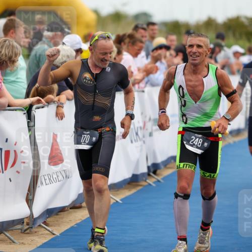 22.06.2025 - Viking Triathlon Michael Strokosch http://msf.ph/oto/8072723 22.06.2025 15:40:01 Ziel 170, 180, 248 meine-sportfotos.de