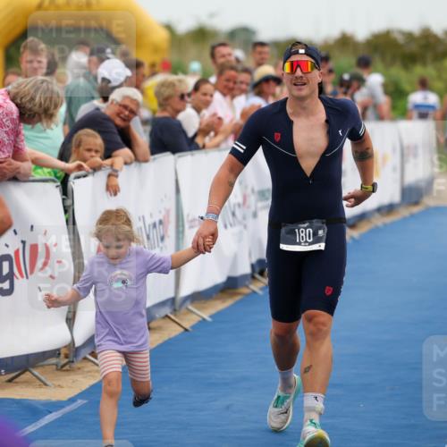 22.06.2025 - Viking Triathlon Michael Strokosch http://msf.ph/oto/8072744 22.06.2025 15:40:04 Ziel 170, 180, 248 meine-sportfotos.de