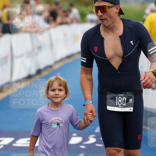 22.06.2025 - Viking Triathlon Michael Strokosch http://msf.ph/oto/8072764 22.06.2025 15:40:07 Ziel 170, 180, 248 meine-sportfotos.de