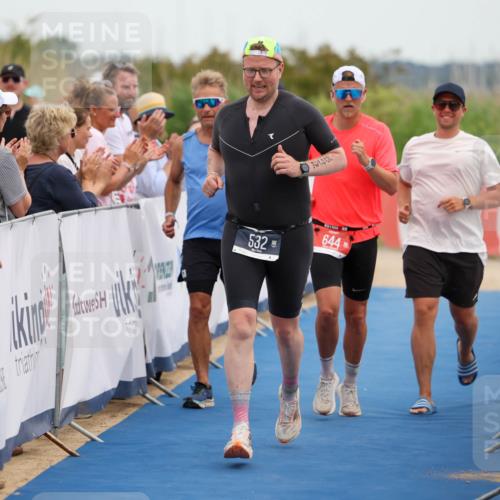 22.06.2025 - Viking Triathlon Michael Strokosch http://msf.ph/oto/8072800 22.06.2025 15:40:17 Ziel 532, 644 meine-sportfotos.de