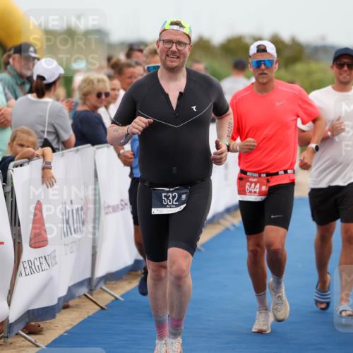 22.06.2025 - Viking Triathlon Michael Strokosch http://msf.ph/oto/8072814 22.06.2025 15:40:18 Ziel 532, 644 meine-sportfotos.de