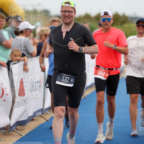 22.06.2025 - Viking Triathlon Michael Strokosch http://msf.ph/oto/8072820 22.06.2025 15:40:19 Ziel 532, 644 meine-sportfotos.de