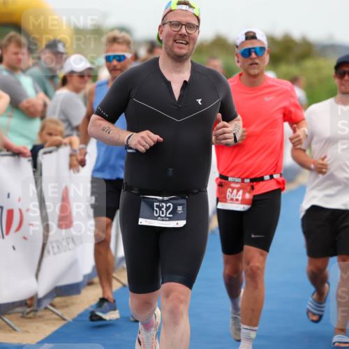 22.06.2025 - Viking Triathlon Michael Strokosch http://msf.ph/oto/8072824 22.06.2025 15:40:19 Ziel 532, 644 meine-sportfotos.de