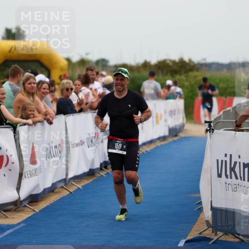 22.06.2025 - Viking Triathlon Michael Strokosch http://msf.ph/oto/8072852 22.06.2025 15:40:44 Ziel 159, 437 meine-sportfotos.de