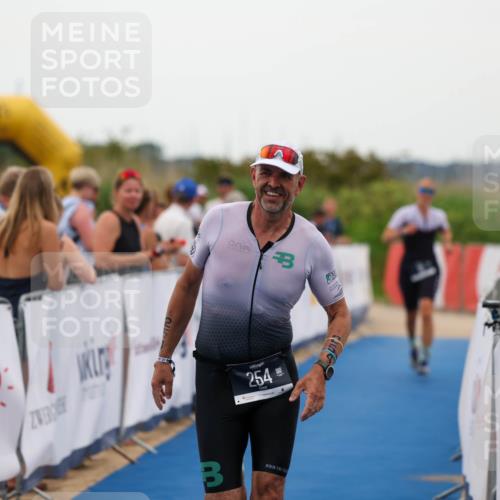 22.06.2025 - Viking Triathlon Michael Strokosch http://msf.ph/oto/8073075 22.06.2025 15:58:46 Ziel 18, 254 meine-sportfotos.de