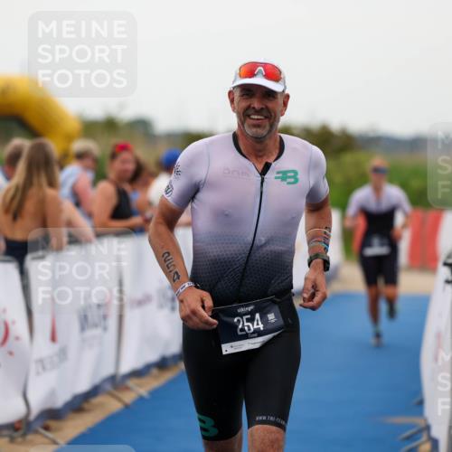22.06.2025 - Viking Triathlon Michael Strokosch http://msf.ph/oto/8073084 22.06.2025 15:58:46 Ziel 18, 254 meine-sportfotos.de