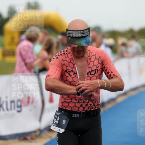 22.06.2025 - Viking Triathlon Michael Strokosch http://msf.ph/oto/8073114 22.06.2025 15:42:27 Ziel 64, 182, 221 meine-sportfotos.de