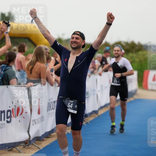 22.06.2025 - Viking Triathlon Michael Strokosch http://msf.ph/oto/8073309 22.06.2025 16:01:11 Ziel 54, 378 meine-sportfotos.de