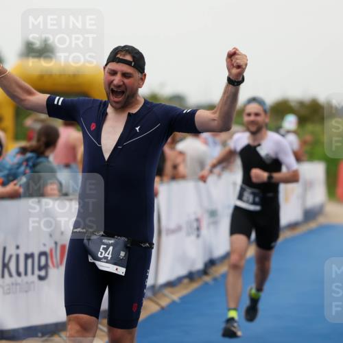 22.06.2025 - Viking Triathlon Michael Strokosch http://msf.ph/oto/8073317 22.06.2025 16:01:12 Ziel 54, 378 meine-sportfotos.de