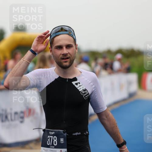 22.06.2025 - Viking Triathlon Michael Strokosch http://msf.ph/oto/8073333 22.06.2025 16:01:15 Ziel 54, 378 meine-sportfotos.de