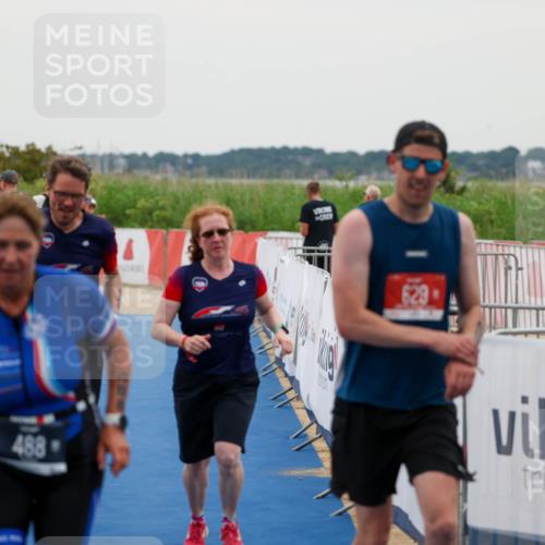 22.06.2025 - Viking Triathlon Michael Strokosch http://msf.ph/oto/8073983 22.06.2025 16:09:07 Ziel 234, 488, 621 meine-sportfotos.de