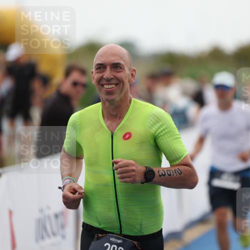 22.06.2025 - Viking Triathlon Yannick Fuchs http://msf.ph/oto/8075718 22.06.2025 16:16:53 Ziel 263, 459 meine-sportfotos.de