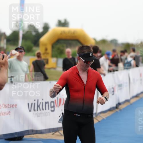 22.06.2025 - Viking Triathlon Yannick Fuchs http://msf.ph/oto/8075759 22.06.2025 16:17:15 Ziel 106 meine-sportfotos.de