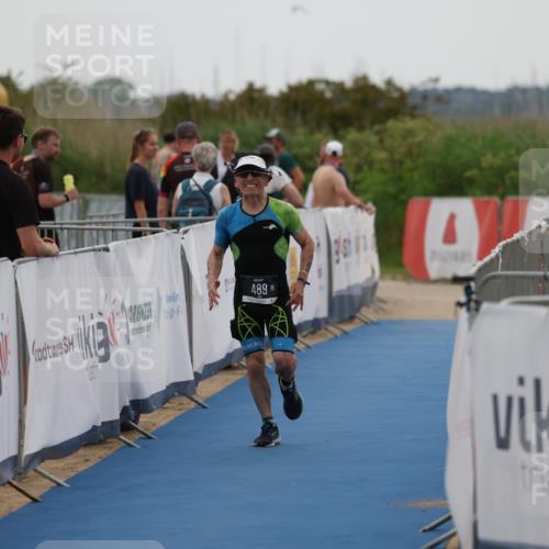 22.06.2025 - Viking Triathlon Yannick Fuchs http://msf.ph/oto/8075791 22.06.2025 16:17:41 Ziel 489 meine-sportfotos.de